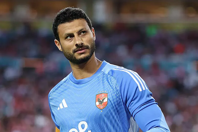 الشناوي يتألق في تدريبات الأهلي قبل مواجهة المحلة المنتظرة