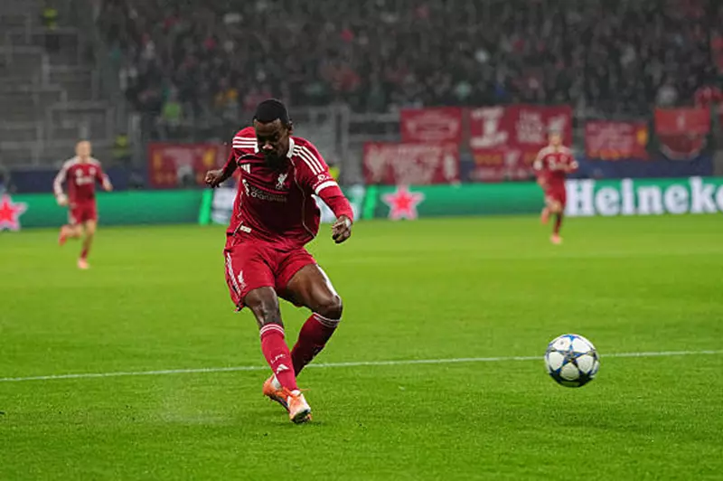 استبدله بين الشوطين.. سلوت يعلن إصابة إيزاك مع ليفربول